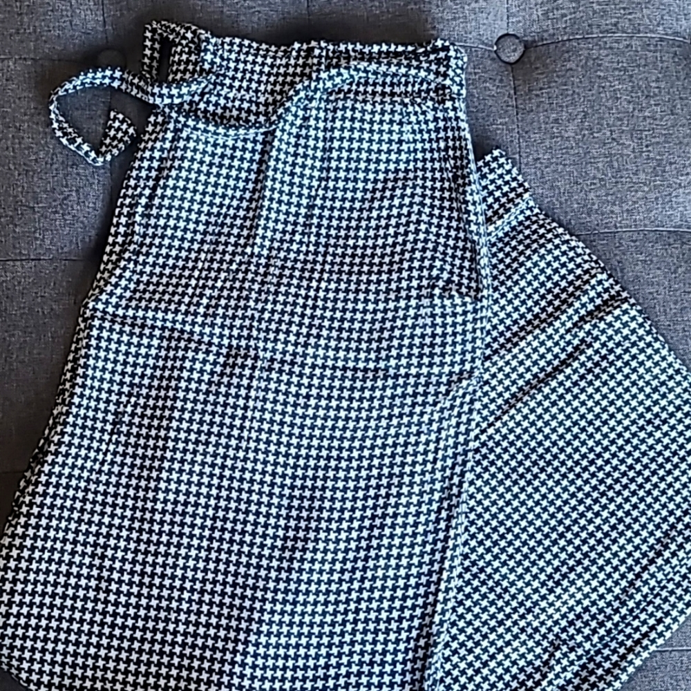 Lularoe Houndstooth Dianne Pants